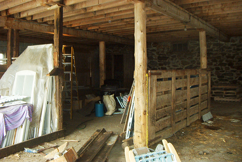 perfect horse barn, renovating horse barn, horse barn makeover, horse bank barn, dutch masters construction, horse tack room, horse feed room, horse wash stall, horse barn rubber mats 