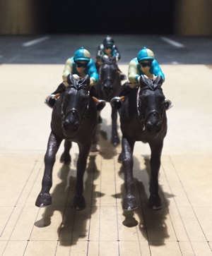 slipstreaming, reducing drag, horse racing, drag horse racing, Professor Franz “Tino” Fuss.