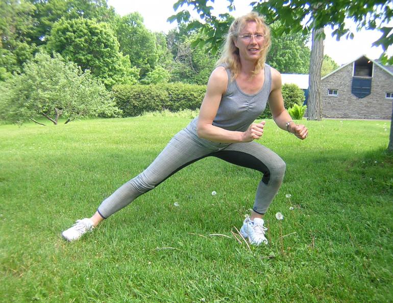 Pre horse Ride Stretches, Equestrians stretches, horse riding warm-up exercises, Pre horse Ride Pectoral Stretch, Runner's Lunge