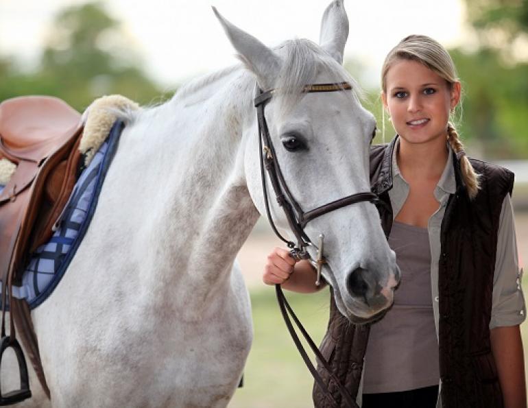 western college of veterinary medicine, wcvm, dr sue ashburner, equine pre-purchase exam, horse pre-purchase exam, dr. sue ashburner, sarah figley